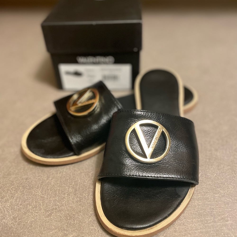 Mario Valentino SPA Bugola black slides in size 6, used